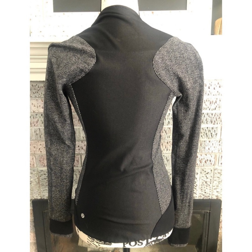Lululemon Define Jacket - Picture 2 of 3
